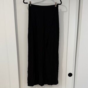 Elegant Black Maxi Skirt with Slit